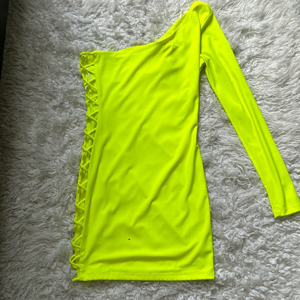 Fashion dress with slid to the left side